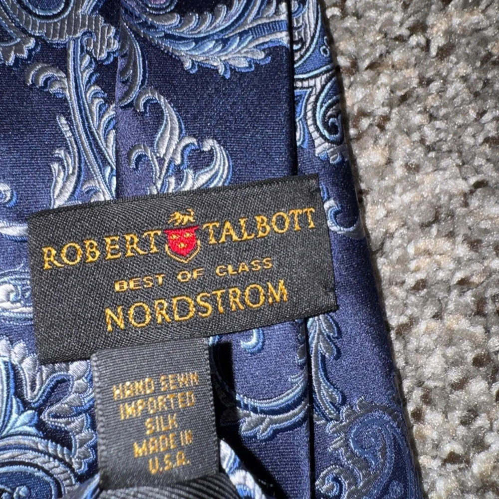 Robert Talbott Best of Class Nordstrom Silk Tie Navy Blue Silver Paisley USA - Picture 5 of 6